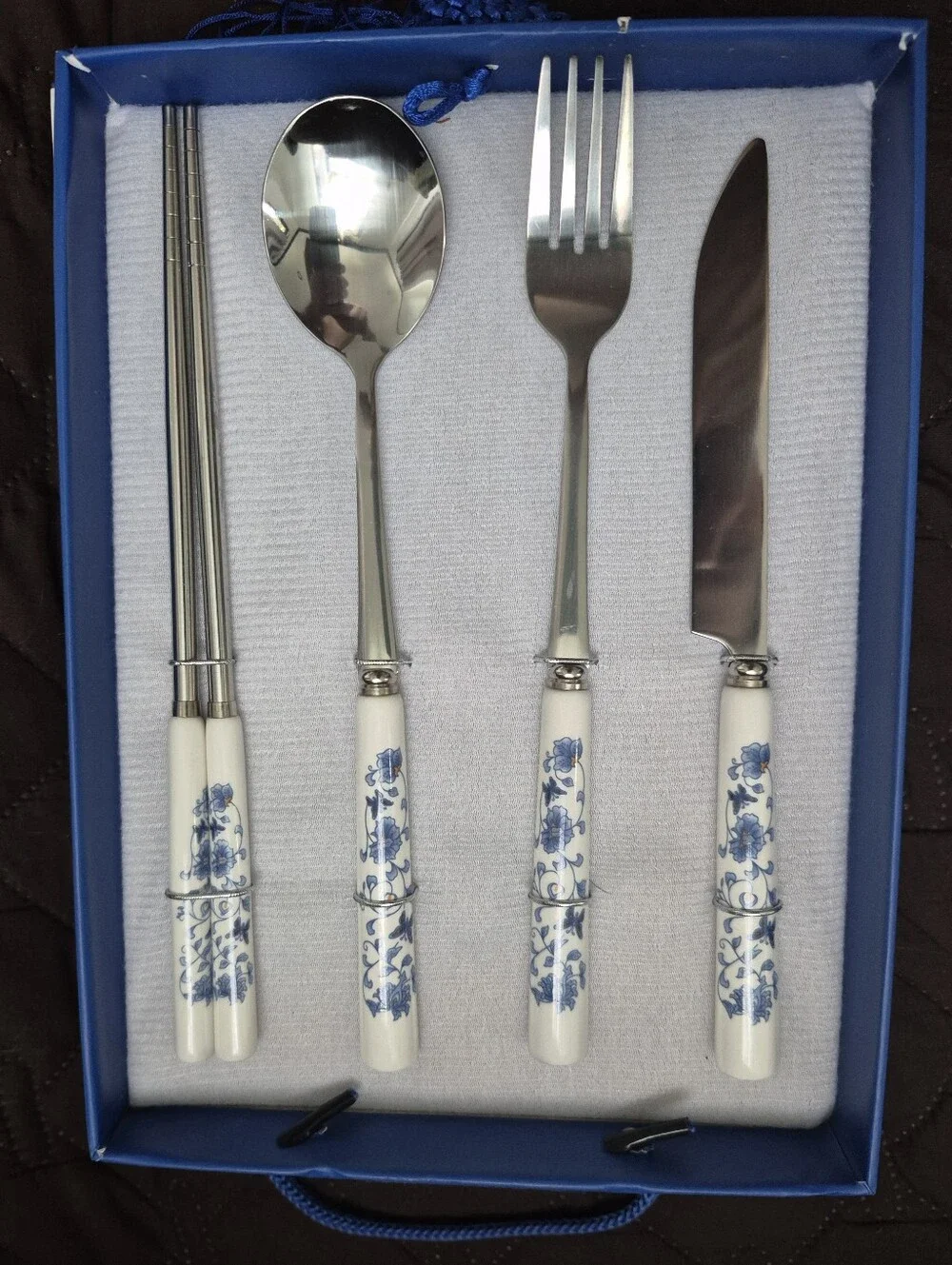 Chinese Blue & White Handle Porcelin Sushi Set -Vintage-pre-2000. New, In Box.